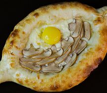 Хачапури по-аджарски с грибами