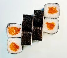 Ролл с лососем