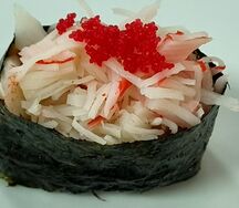 Гункан с крабом