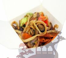 Вок грибное ассорти с лапшой по-пекински