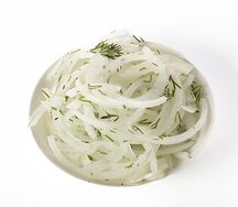 Лук маринованный