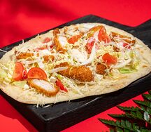 Лепешка с курицей и соусом цезарь