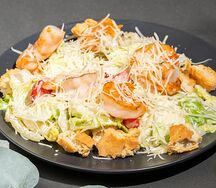 Салат Цезарь с креветками
