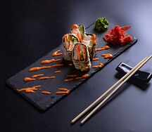 Тёплый ролл Эби спайси