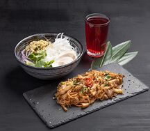 Фо га, лапша рисовая с курицей и морс