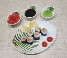Мини-роллы с лососем