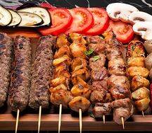 Ассорти из шашлыков большое на подарочном подносе