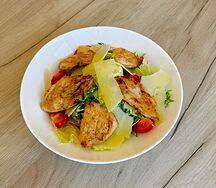 Цезарь с куриной грудкой 