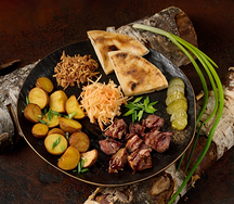 Томленое мясо курицы с гарниром