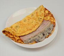 Омлет с грибами и беконом