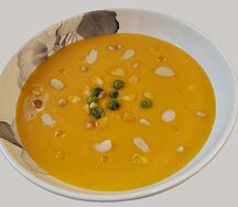 Тыквенный суп на кокосовом молоке с кедровыми орешками