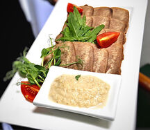 Язык с соусом хрен