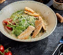 Цезарь с курицей
