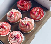 Капкейки в красных тонах 6шт