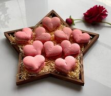 Макароны Пломбир-клубника в деревянном боксе Звезда