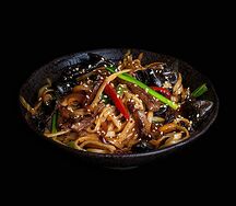 Wok гречневый с говядиной