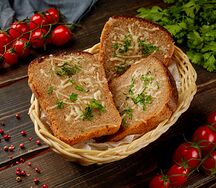 Чесночный черный хлеб