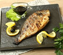 Дорадо на мангале 