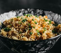 Рис с овощами жареный
