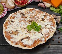 Ламаджо с сыром и грибами
