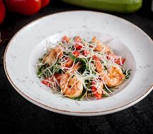 Салат с рукколой и креветками