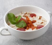 Овсяная каша с курагой