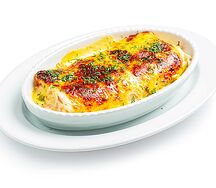 Запечённые блины с рисом, яйцом и лисичками