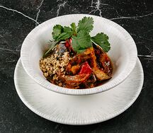 Аджапсандал с чесноком и травами