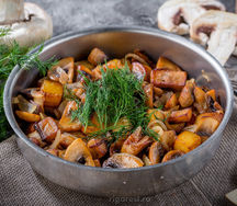 Грибы жареные с картофелем