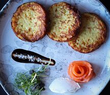 Драники с малосольной сёмгой