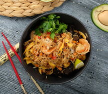 Wok c лососем и рисом
