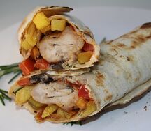 Шаурма с кебабом из курицы