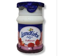 Йогурт Landliebe клубничный