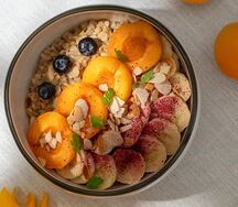 Каша овсяная с фруктами