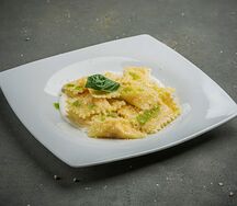 Равиоли с креветкой и лососем