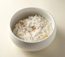 Рисовая каша на кокосовом молоке с изюмом