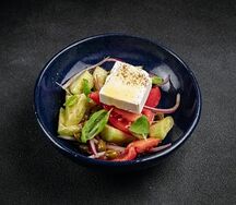 Салат Греческий с фетой и таджасскими оливками