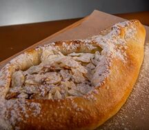 Лодочка с вареной сгущенкой