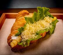 Круассан Четыре сыра