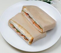 Տոստ սաղմոնով 
