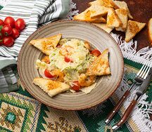 Салат Цезарь с креветками