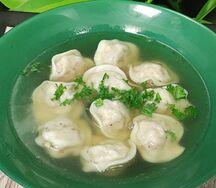 Бульон с пельменями