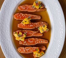 Форель татаки с соусом понзу