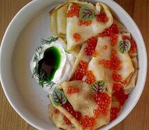 Блины с красной икрой и сметаной 