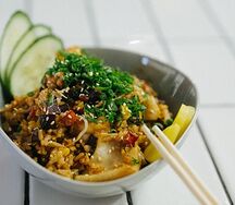 Тяхан с курицей и овощами