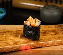 Гункан с угрём