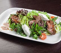 Салат с ростбифом