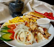 Классическая шаверма на тарелке