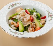 Салат с креветками и кремом Юдзу