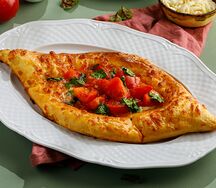 Хачапури по-аджарски с томатами